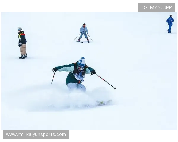 世界滑雪公开赛在新雪场测试高难度赛道，世界滑雪赛事